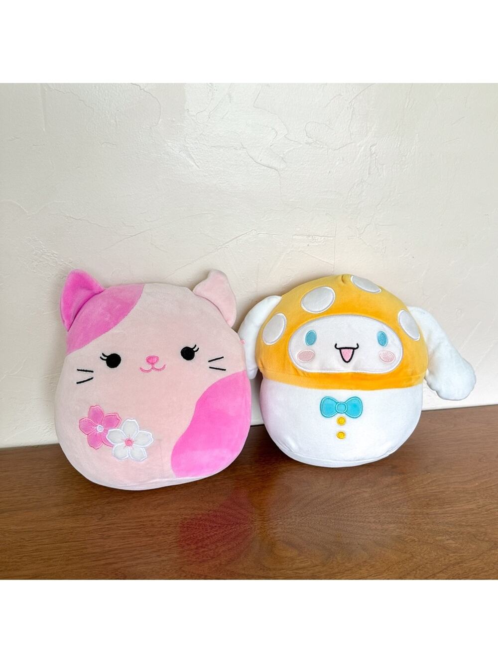 Squishmallows Hot Topic Sanrio Plush 8" Cinnamoroll Mushroom Roseanne Sakura Cat